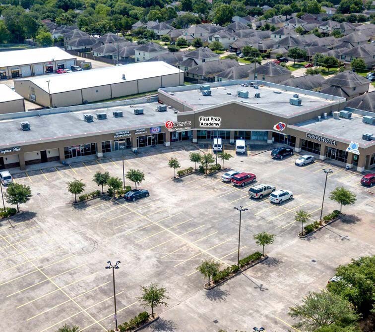 Brenwood Plaza18855-18859 W Little York Rd