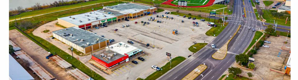 Four Corners Shopping Center 311 S Brazosport Blvd photo 3